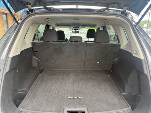 Used 2021 Nissan Rogue SV AWD/4WD image 16