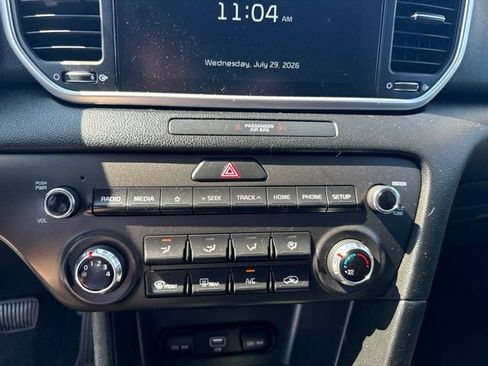 Used 2022 Kia Sportage LX FWD image 26