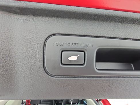 Used 2024 Honda Pilot Touring image 14