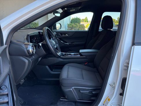 Used 2025 Chevrolet Equinox LT FWD image 26