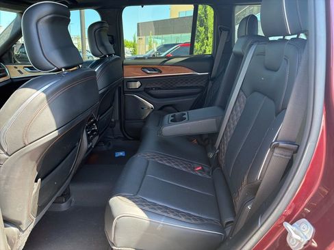 Used 2022 Jeep Grand Cherokee Summit image 12