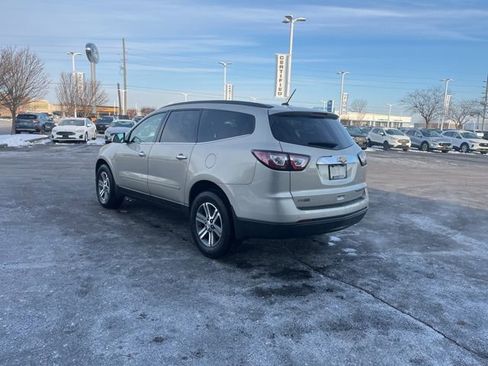 Used 2015 Chevrolet Traverse LT image 9