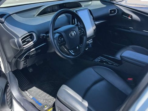 Used 2020 Toyota Prius Prime XLE FWD image 6