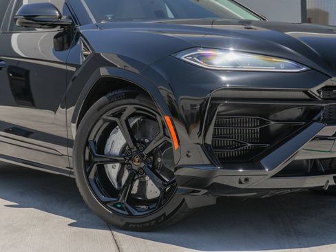 Used 2026 Lamborghini Urus SE AWD/4WD image 32