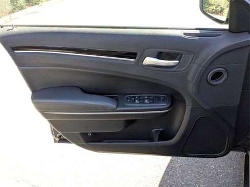 Used 2023 Chrysler 300 Touring image 27