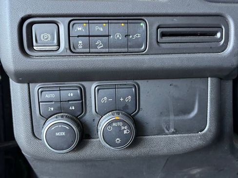 Used 2022 Chevrolet Tahoe Z71 image 38