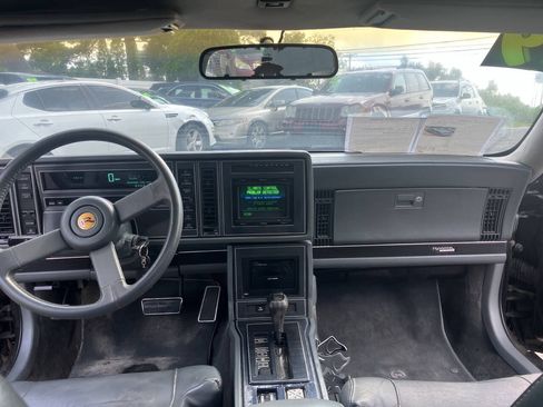 Used 1989 Buick Reatta Coupe FWD image 20
