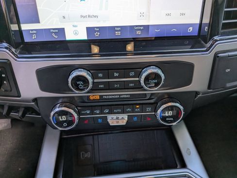 Used 2022 Ford F350 Lariat w/ Lariat Ultimate Package AWD/4WD image 26