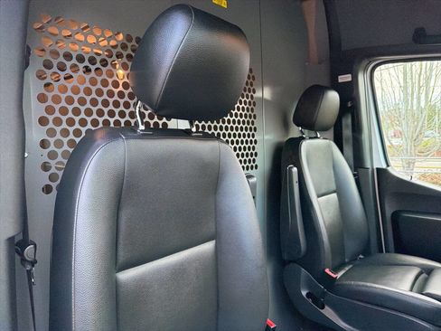 Used 2020 Mercedes-Benz Sprinter 3500 image 19