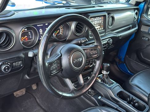 Used 2021 Jeep Gladiator Sport image 10