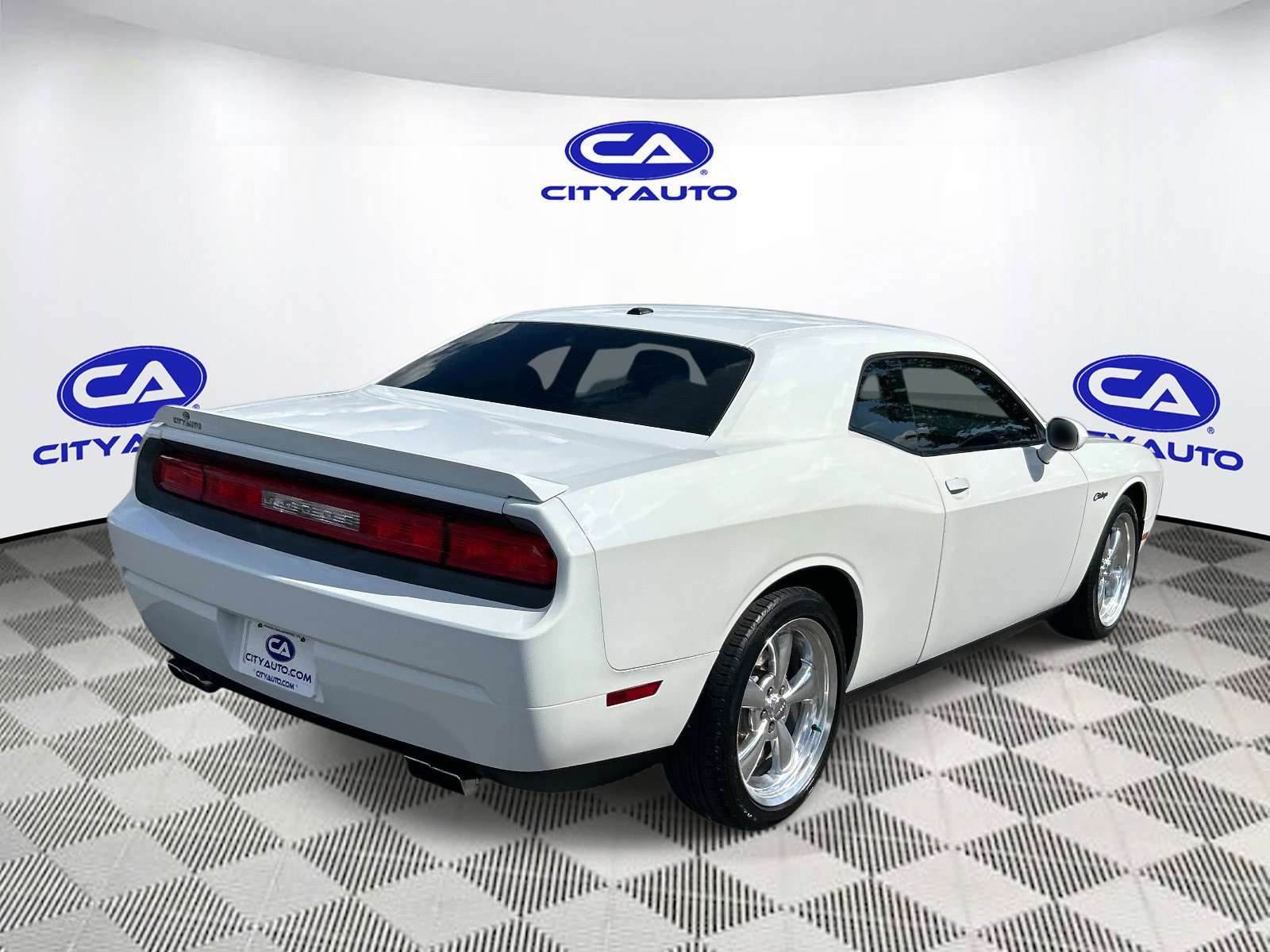 Used 2011 Dodge Challenger R/T RWD image 3
