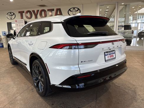 New 2025 Toyota Crown Signia image 8