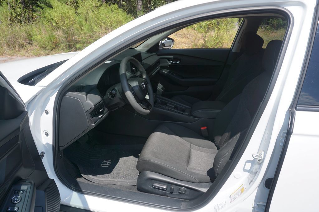 Used 2024 Honda Accord EX image 2