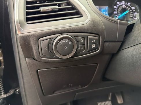 Used 2022 Ford Edge Titanium image 15