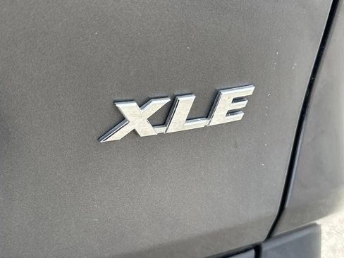 Used 2022 Toyota RAV4 XLE image 5