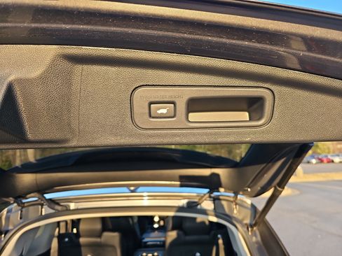 Used 2025 Acura MDX SH-AWD image 14