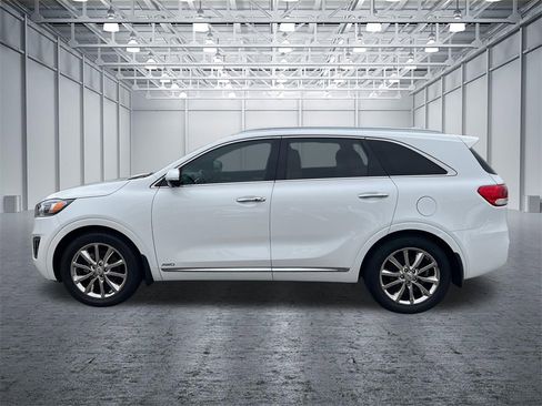 Used 2017 Kia Sorento SX image 4