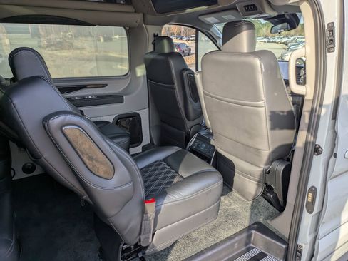 Used 2025 Ford Transit 150 Low Roof AWD image 32