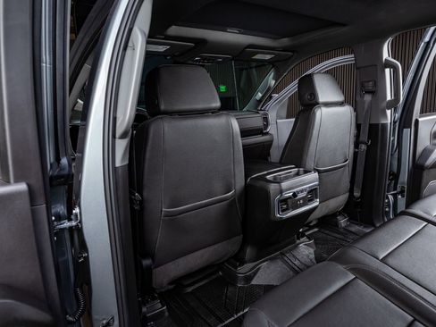 Used 2025 Chevrolet Silverado 2500 LTZ w/ LTZ Plus Package image 33