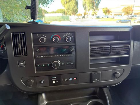 Used 2019 GMC Savana 2500 image 12