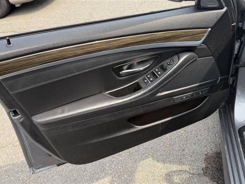 Used 2015 BMW 550i xDrive w/ M-Sport Package AWD/4WD image 7