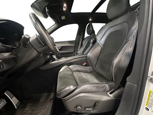 Used 2017 Volvo XC90 T6 R-Design w/ Vision Package image 10