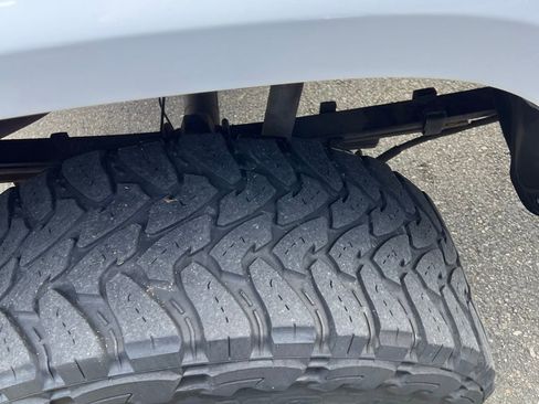 Used 2021 Toyota Tacoma SR AWD/4WD image 18