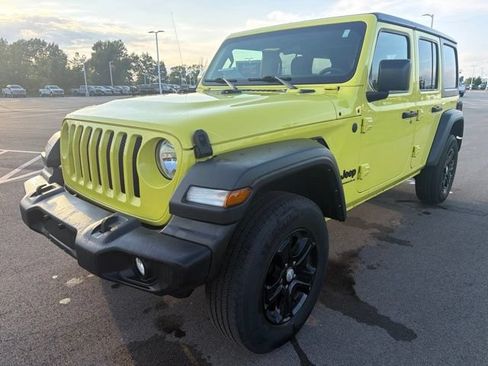 Used 2023 Jeep Wrangler Unlimited Sport AWD/4WD image 2
