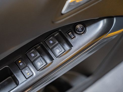 Used 2018 Chevrolet Colorado Z71 AWD/4WD image 46