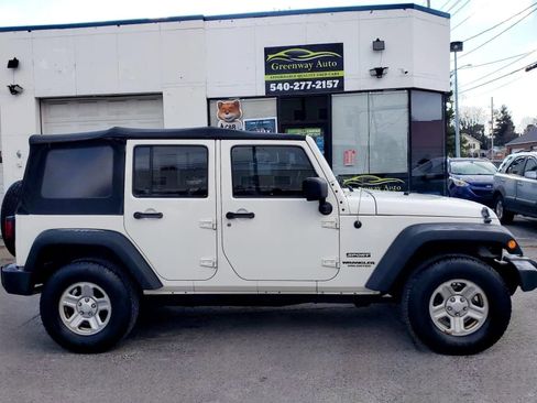 Used 2010 Jeep Wrangler Unlimited Sport w/ Trailer Tow Group AWD/4WD image 8