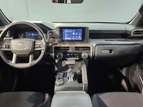 Certified 2025 Toyota Tacoma SR5 AWD/4WD image 10