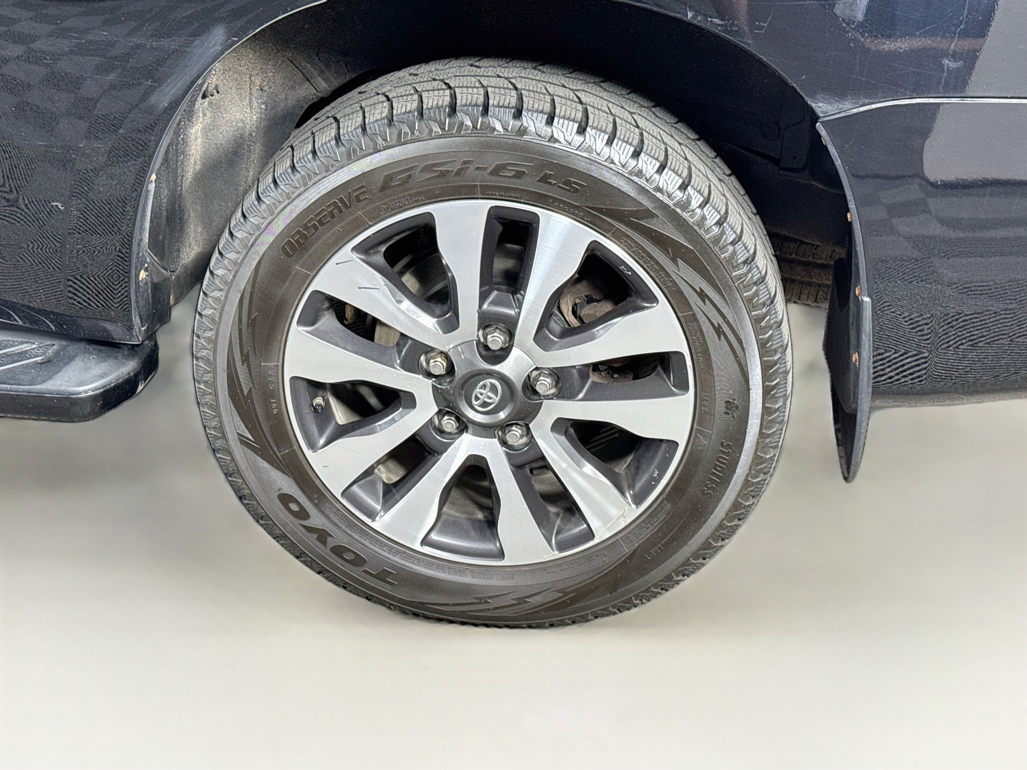 Used 2018 Toyota Sequoia Limited AWD/4WD image 9