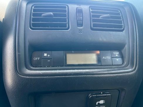 Used 2014 Nissan Pathfinder SL w/ SL Premium Package AWD/4WD image 32