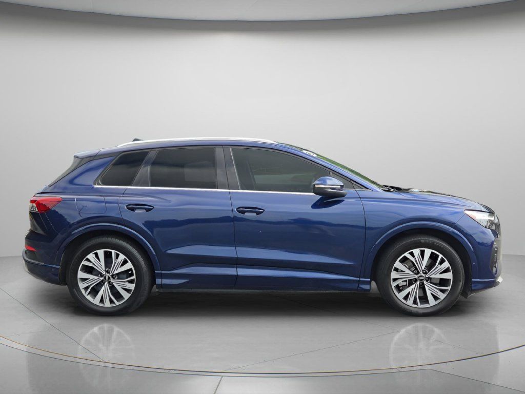 Used 2023 Audi Q4 e-tron Premium Plus RWD image 9