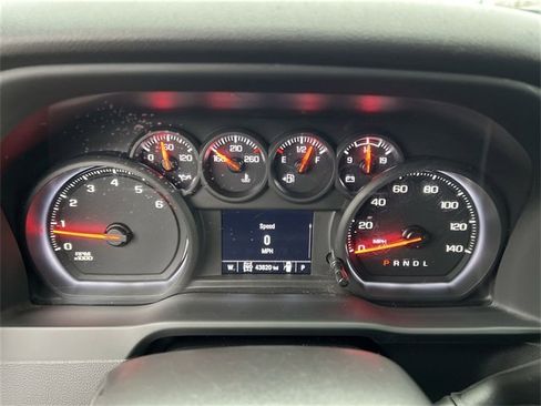 Used 2024 Chevrolet Silverado 2500 Custom w/ Custom Value Package image 10