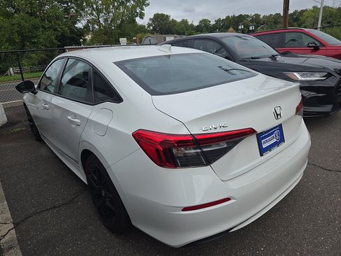 Used 2023 Honda Civic Sport image 4