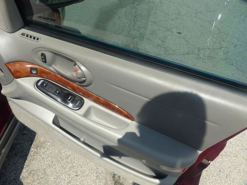 Used 2002 Buick Le Sabre Limited w/ Driver Confidence Pkg FWD image 16