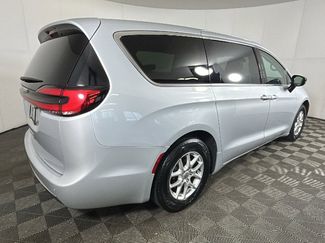 Used 2024 Chrysler Pacifica Touring-L FWD video 1