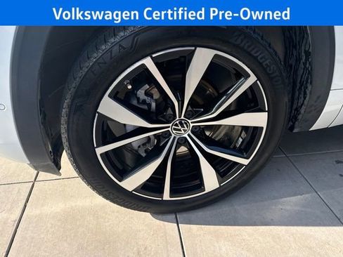 Certified 2024 Volkswagen Atlas SEL Premium R-Line image 30