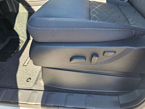 New 2026 Nissan Frontier SV image 14