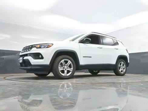 Used 2024 Jeep Compass Latitude AWD/4WD image 50