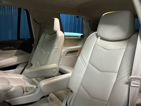 Used 2019 Cadillac Escalade Premium Luxury image 25