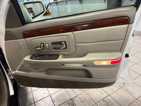 Used 1998 Cadillac De Ville image 28