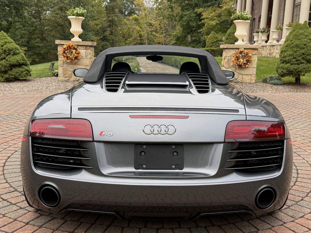 Used 2015 Audi R8 V8 w/ Full Leather Package AWD/4WD image 7