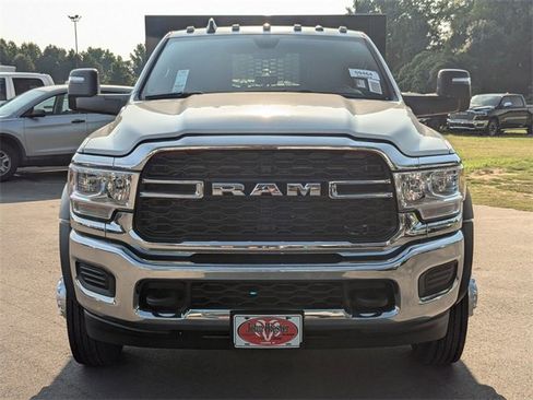 New 2024 RAM 5500 Tradesman w/ Chrome Appearance Group image 3