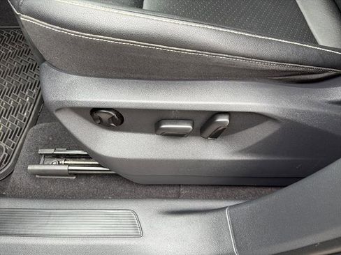 Used 2020 Volkswagen Atlas Cross Sport SE image 15