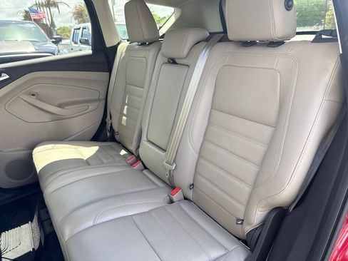 Used 2017 Ford Escape SE w/ SE Leather Comfort Package AWD/4WD image 24