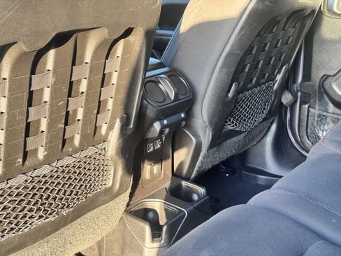 Used 2019 Jeep Wrangler Unlimited Rubicon w/ Cold Weather Group image 23