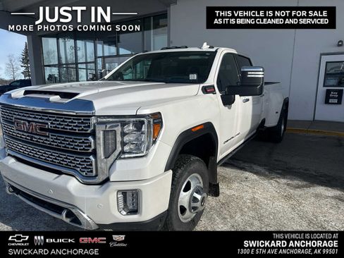 Used 2022 GMC Sierra 3500 Denali w/ Denali Ultimate Package image 1