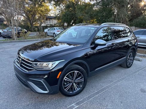Used 2024 Volkswagen Tiguan Wolfsburg Edition image 2